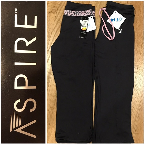 ASPIRE lot M racerback tank & 2 Capri leggings NWT - Picture 2 of 8